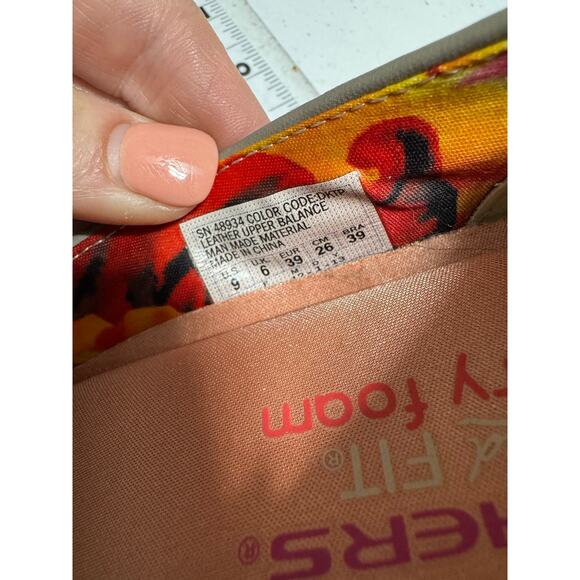 Skechers Relaxed Fit Memory Foam Suede Flats Size 9 - Picture 3 of 8